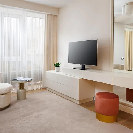 Skylark Central Aparthotel Braşov Extérieur photo